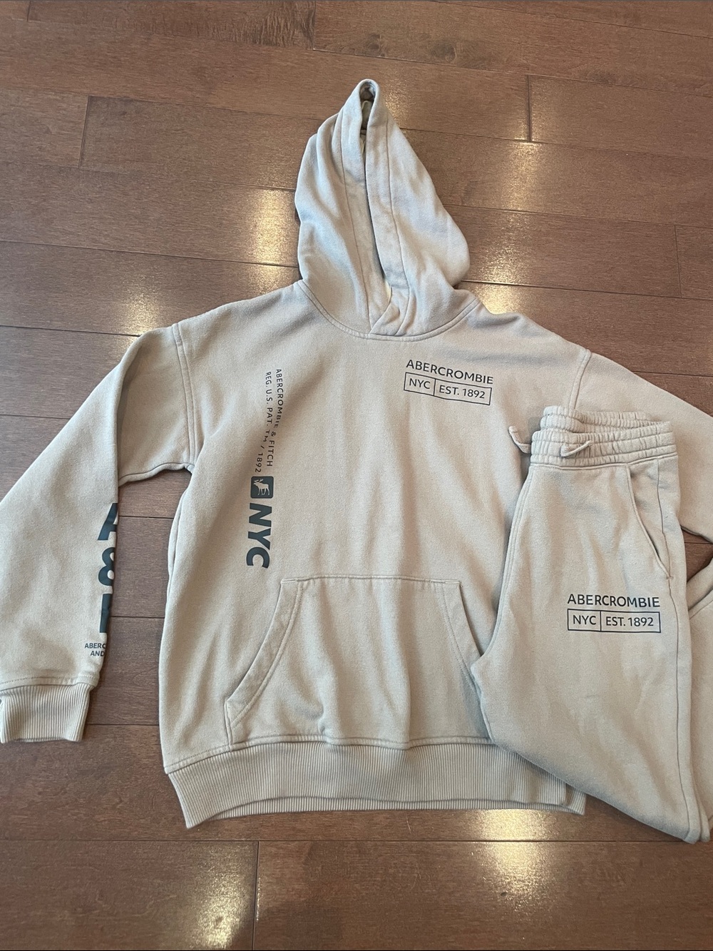 Abercrombie NYC Est. 1892 Logo Hoodie & Sweatpants Set - Light Brown